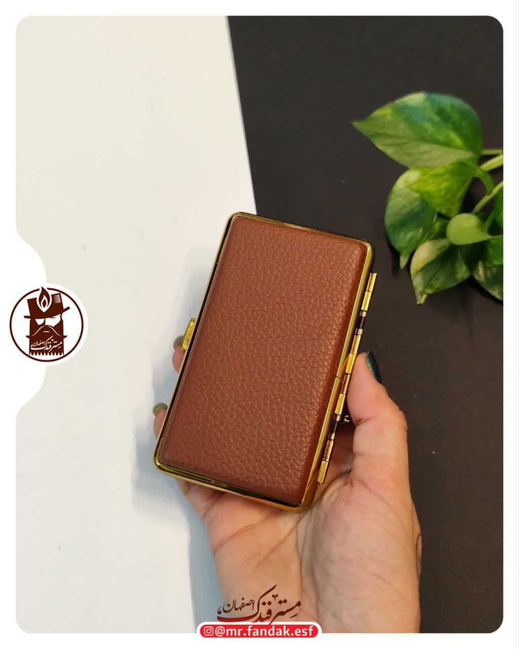 کیف سیگار گوپای چرم کلاسیک پایه بلند کیف سیگار گوپای چرم کلاسیک پایه بلند