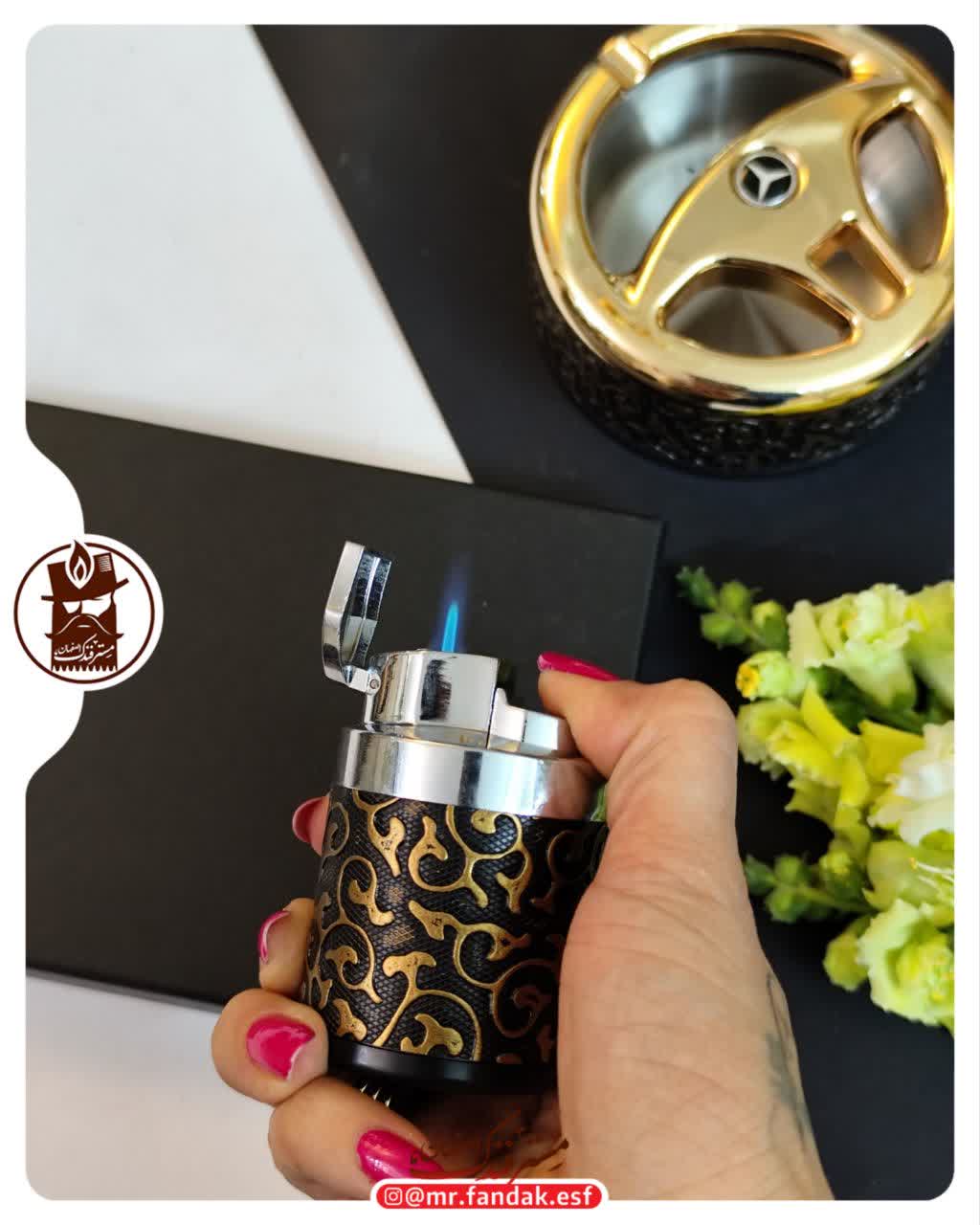 ست فندک شعله رنگی و زیرسیگاری کادویی 306 ست فندک شعله رنگی و زیرسیگاری کادویی 306