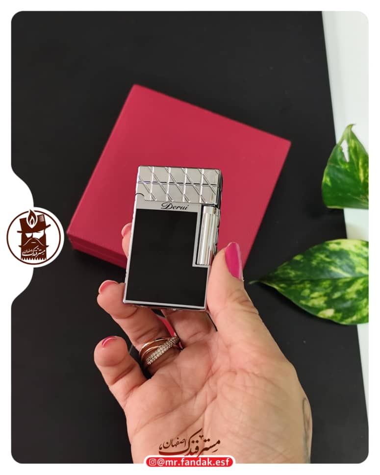 فندک بغل زن دروی derui لاین سه نقره ای فندک بغل زن دروی derui لاین سه نقره ای
